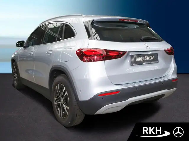 Mercedes-Benz Gla view 4