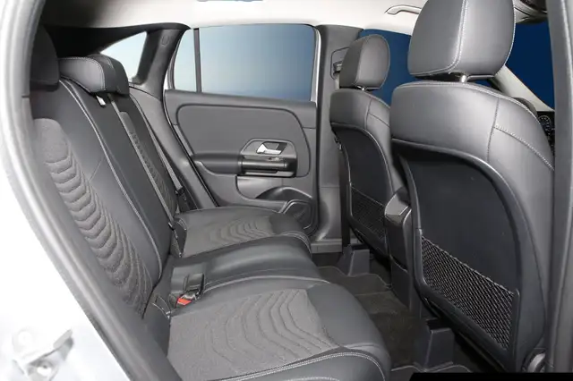 Mercedes-Benz Gla view 9