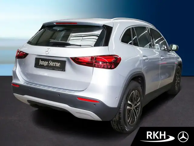 Mercedes-Benz Gla view 3