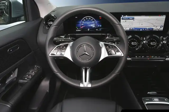 Mercedes-Benz Gla view 12