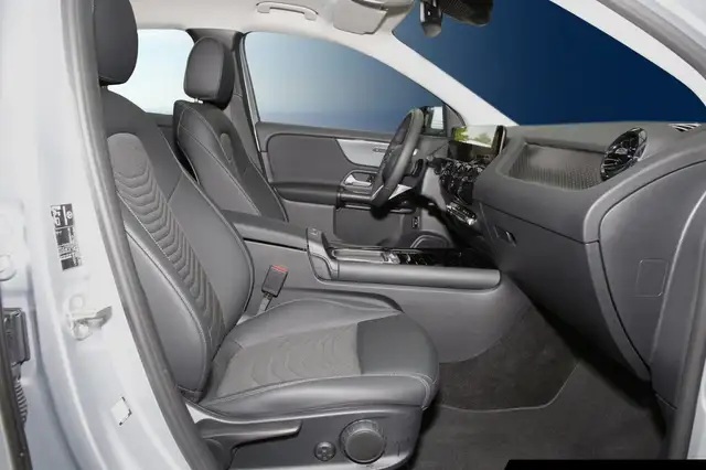 Mercedes-Benz Gla view 6