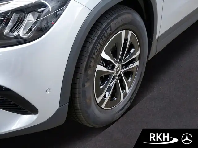Mercedes-Benz Gla view 5