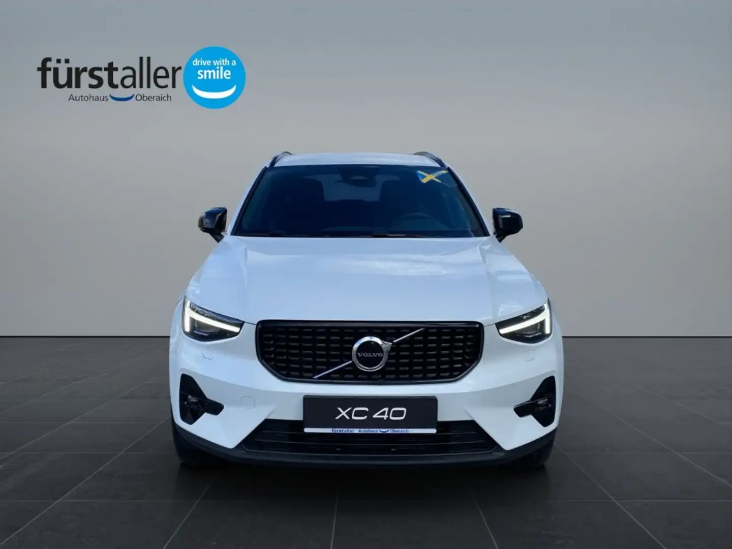 Volvo XC40 4you Edition, Plus, B3 Mild Hybrid, Benzin, Dark Weiß - 2