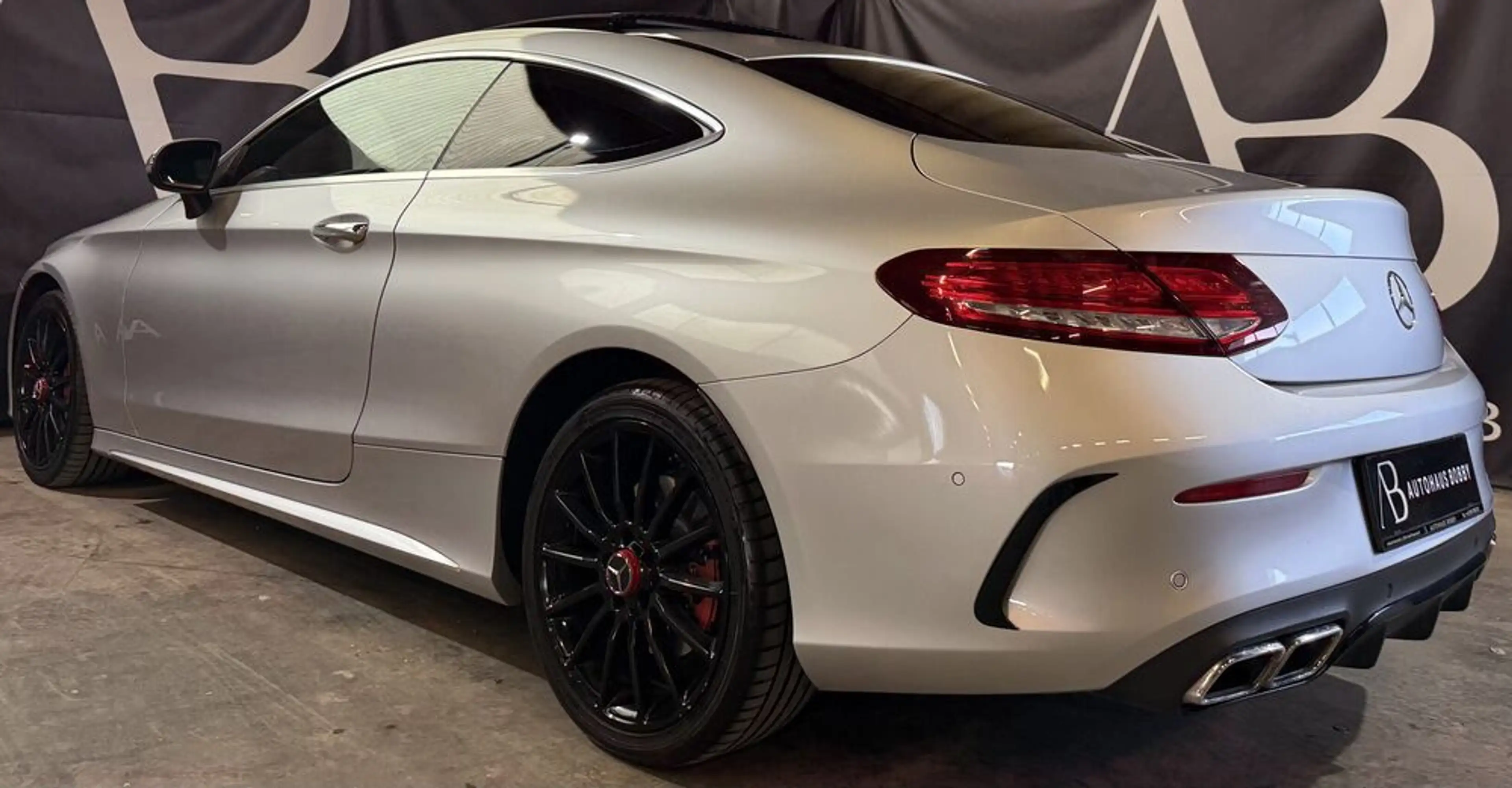 Mercedes-Benz C 250 Coupé AMG Line — photo 15