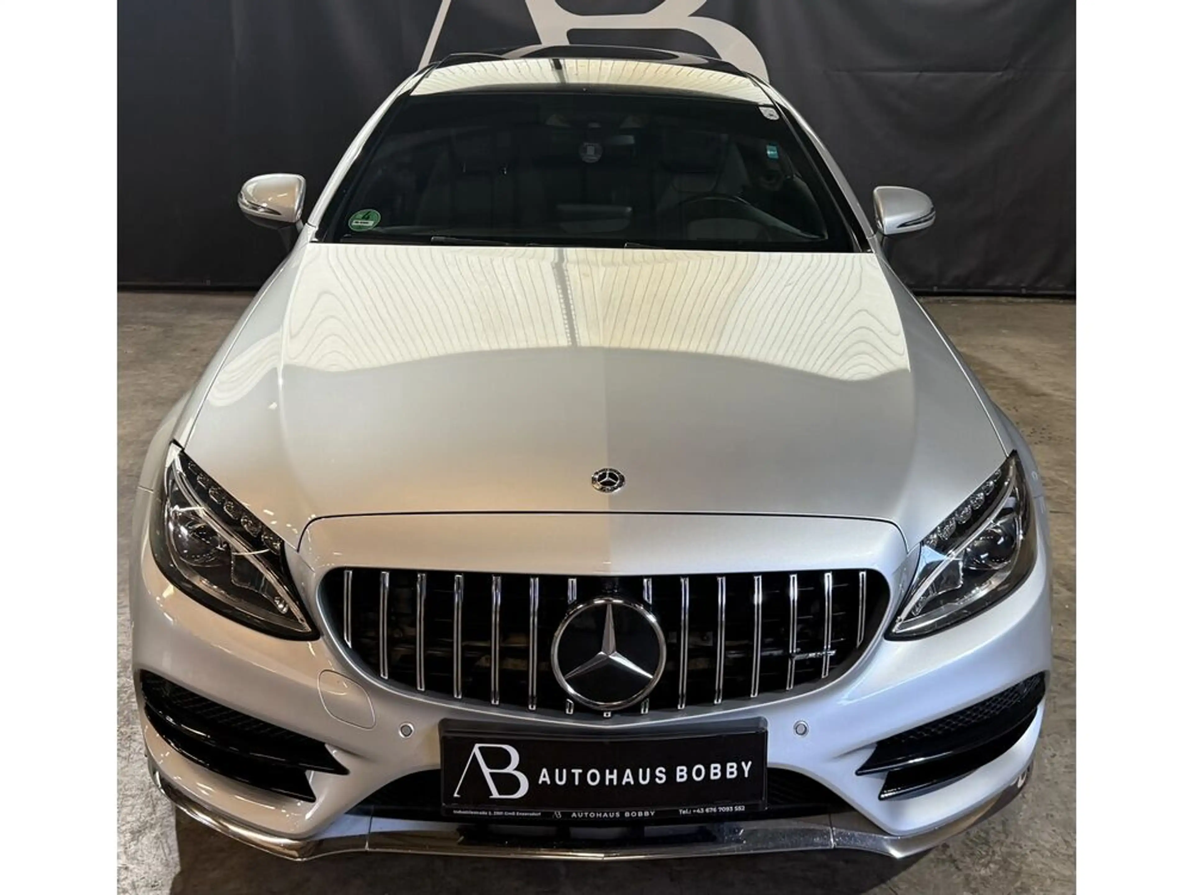 Mercedes-Benz C 250 Coupé AMG Line — photo 3