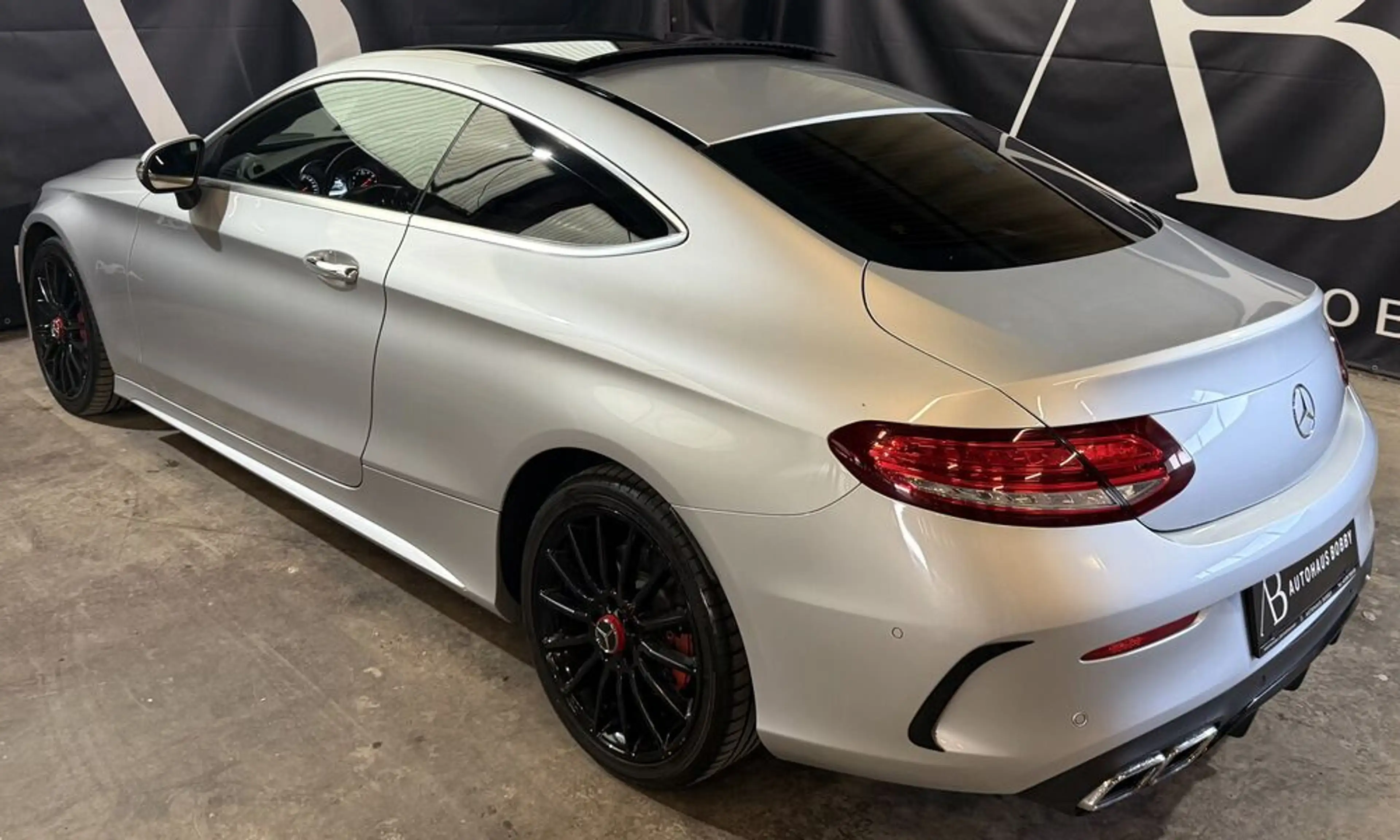 Mercedes-Benz C 250 Coupé AMG Line — photo 14
