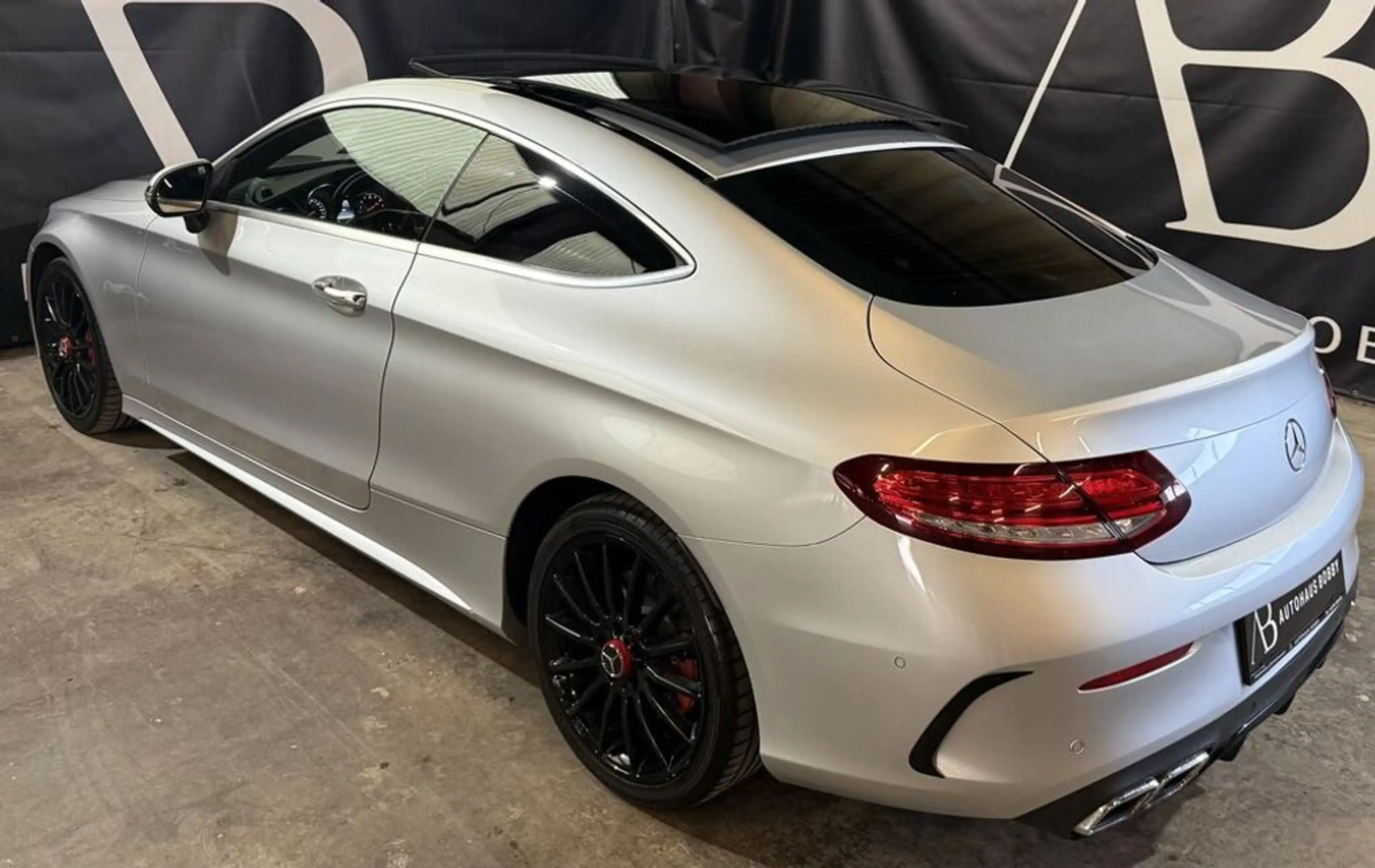 Mercedes-Benz C 250 Coupé AMG Line — photo 11