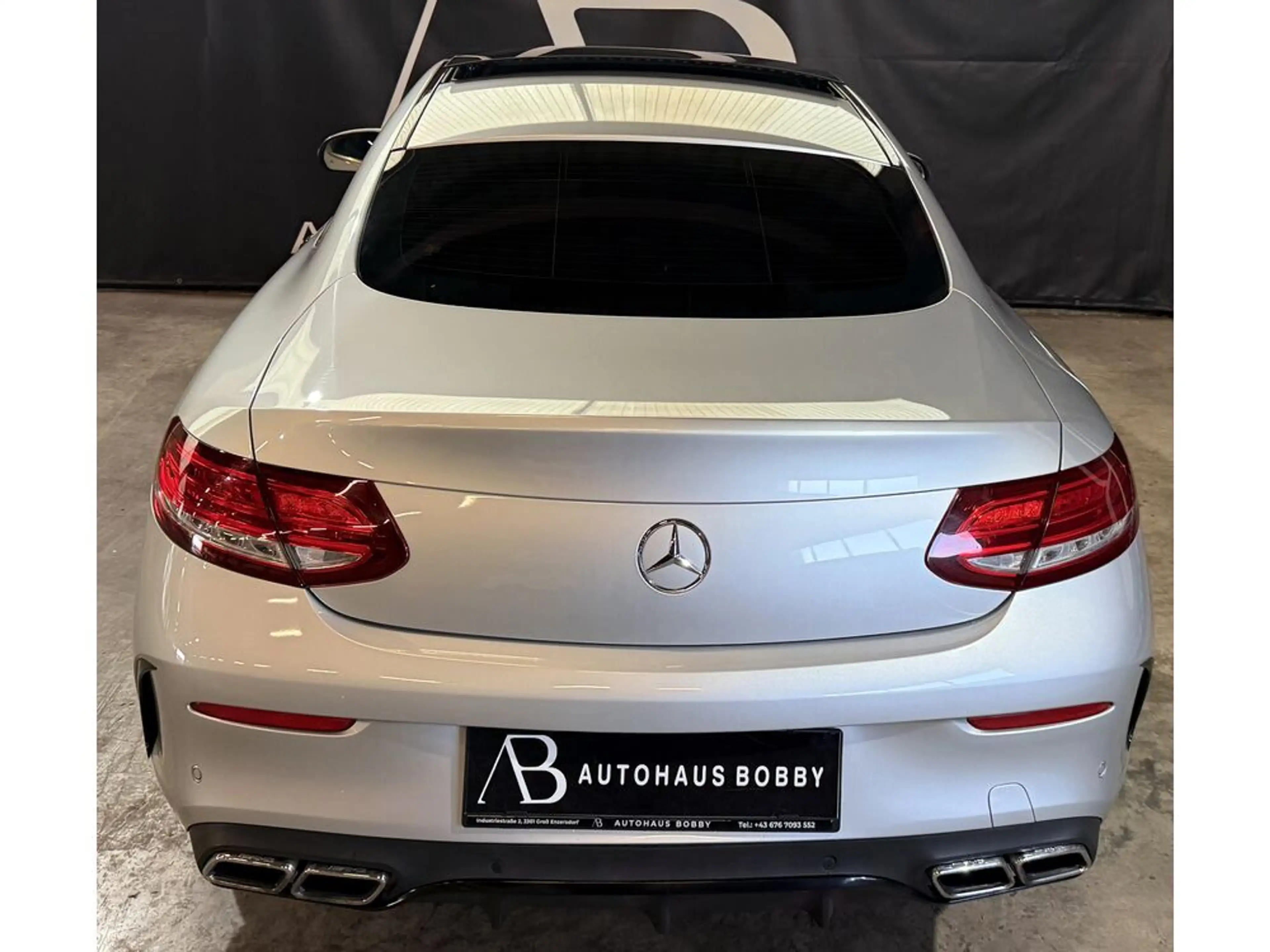 Mercedes-Benz C 250 Coupé AMG Line — photo 12
