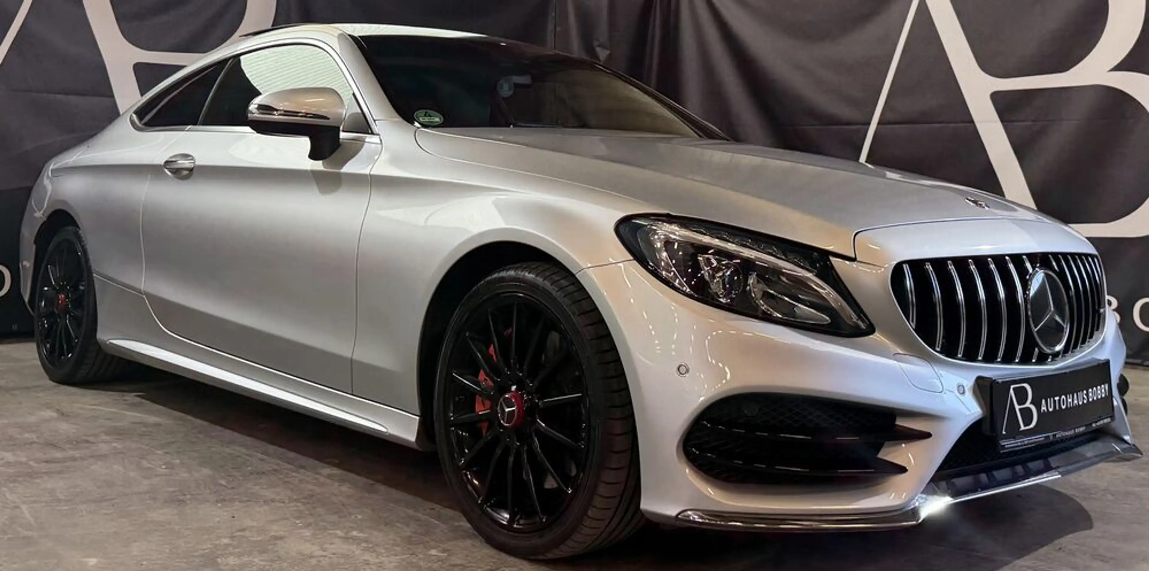 Mercedes-Benz C 250 Coupé AMG Line — photo 2