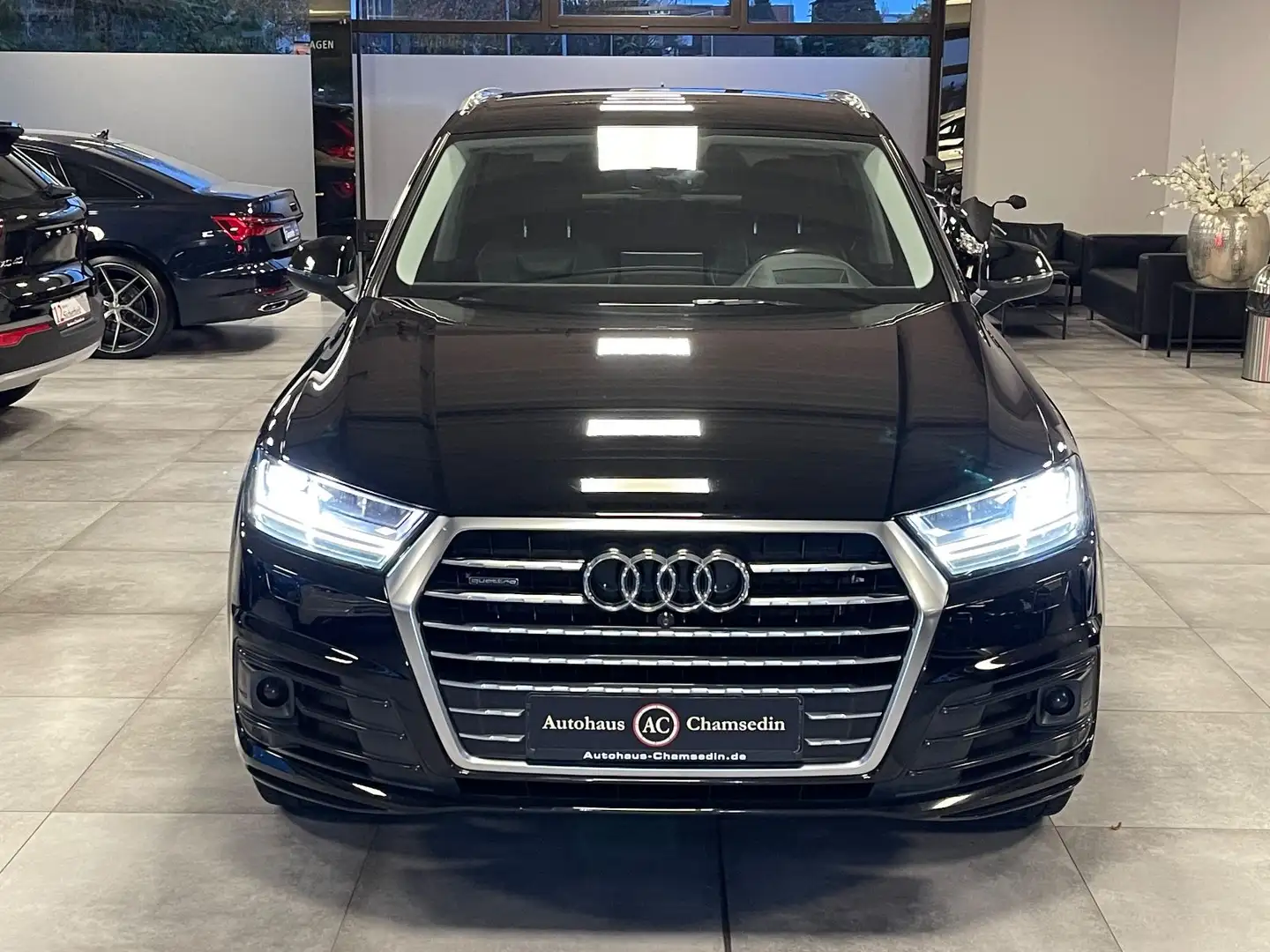Audi Q7 3.0 TDI quattro S-Line Schwarz - 1