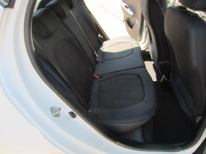 Hyundai i10 Trend — photo 9