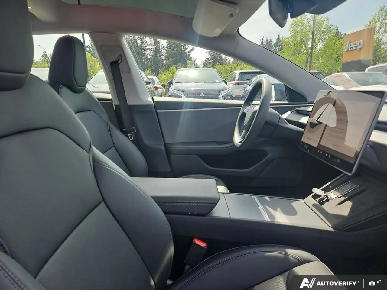 Tesla Model 3 снимка Tesla Model 3
