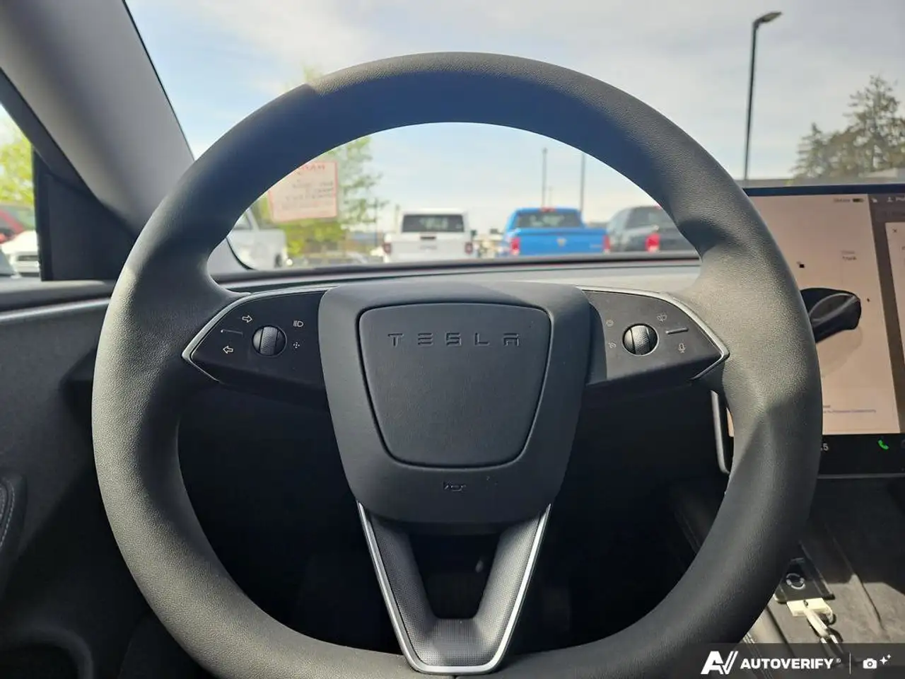 Tesla Model 3 снимка Tesla Model 3