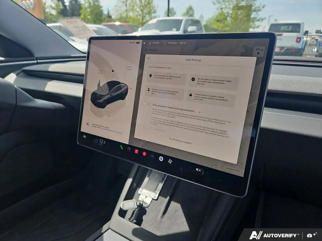 Tesla Model 3 снимка Tesla Model 3