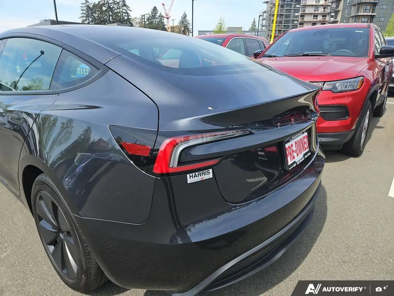 Tesla Model 3 снимка Tesla Model 3
