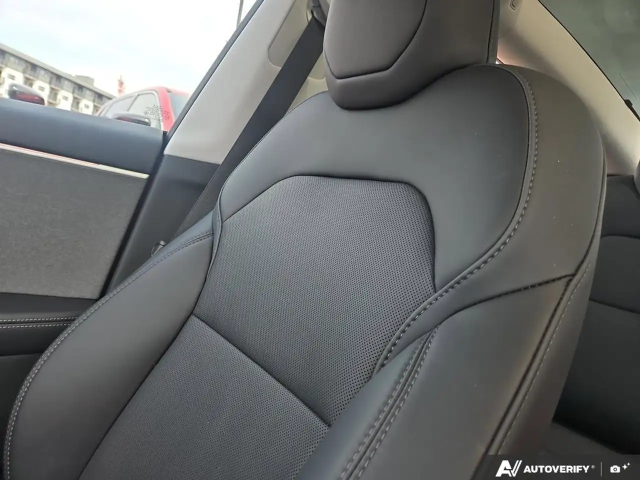 Tesla Model 3 снимка Tesla Model 3