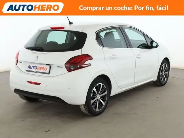 Peugeot 208 view 6
