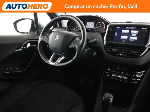Peugeot 208 view 14