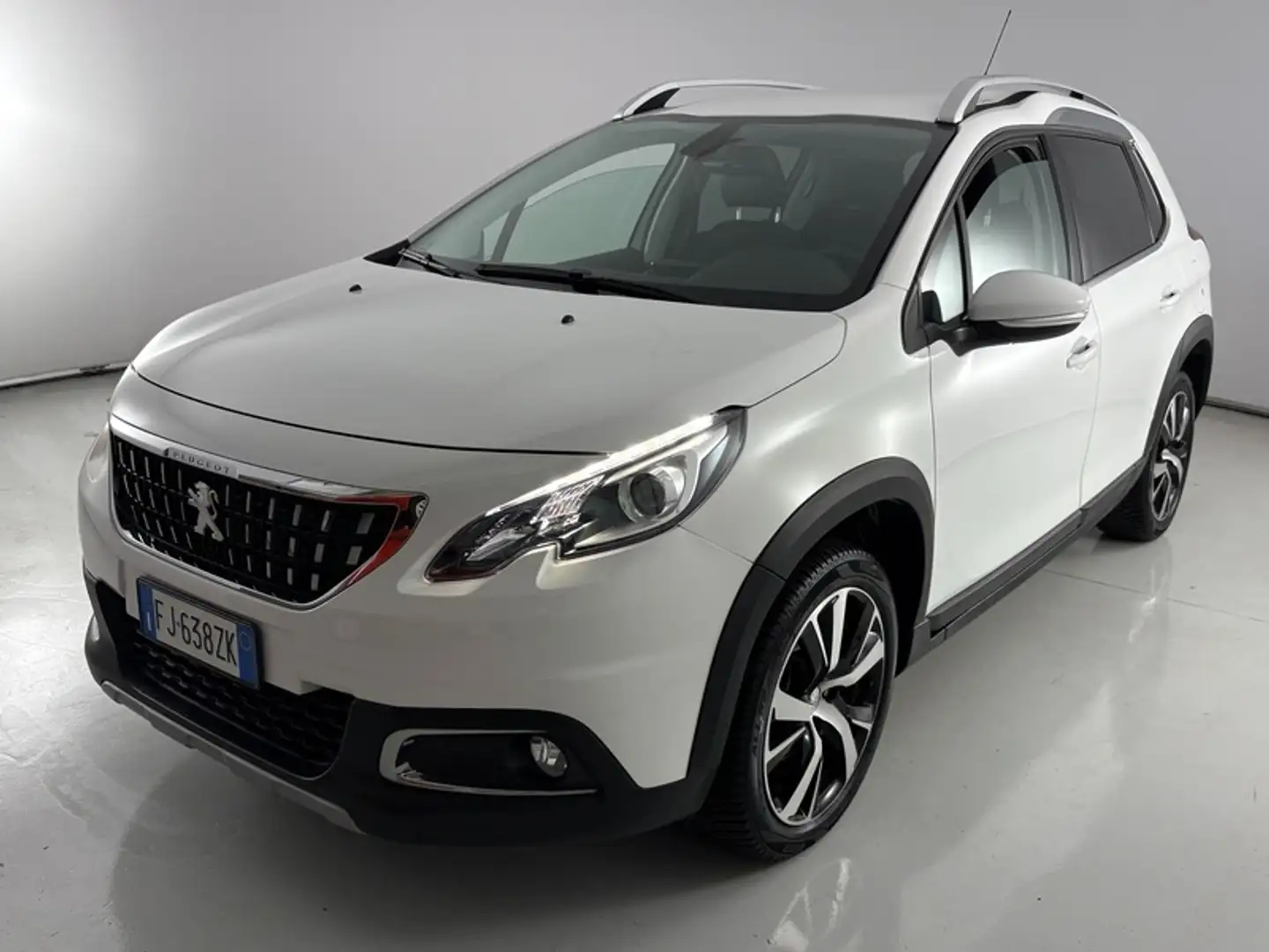 Peugeot 2008 1.2 PureTech Turbo Allure Blanc - 1