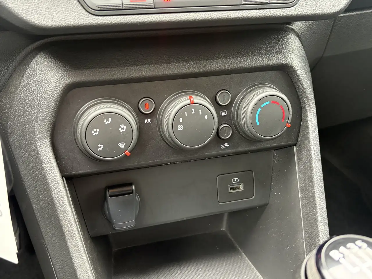 Dacia Jogger 7-Pers 1.0 TCe 100 ECO-G Carplay Airco Cruise 7p., миниатюра 19
