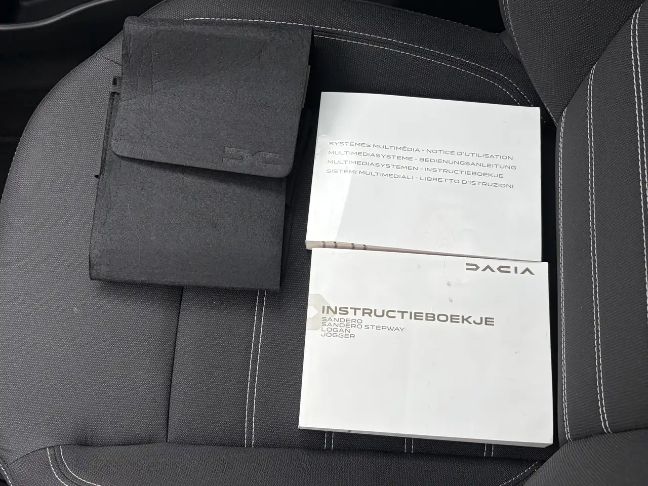 Dacia Jogger 7-Pers 1.0 TCe 100 ECO-G Carplay Airco Cruise 7p., миниатюра 9