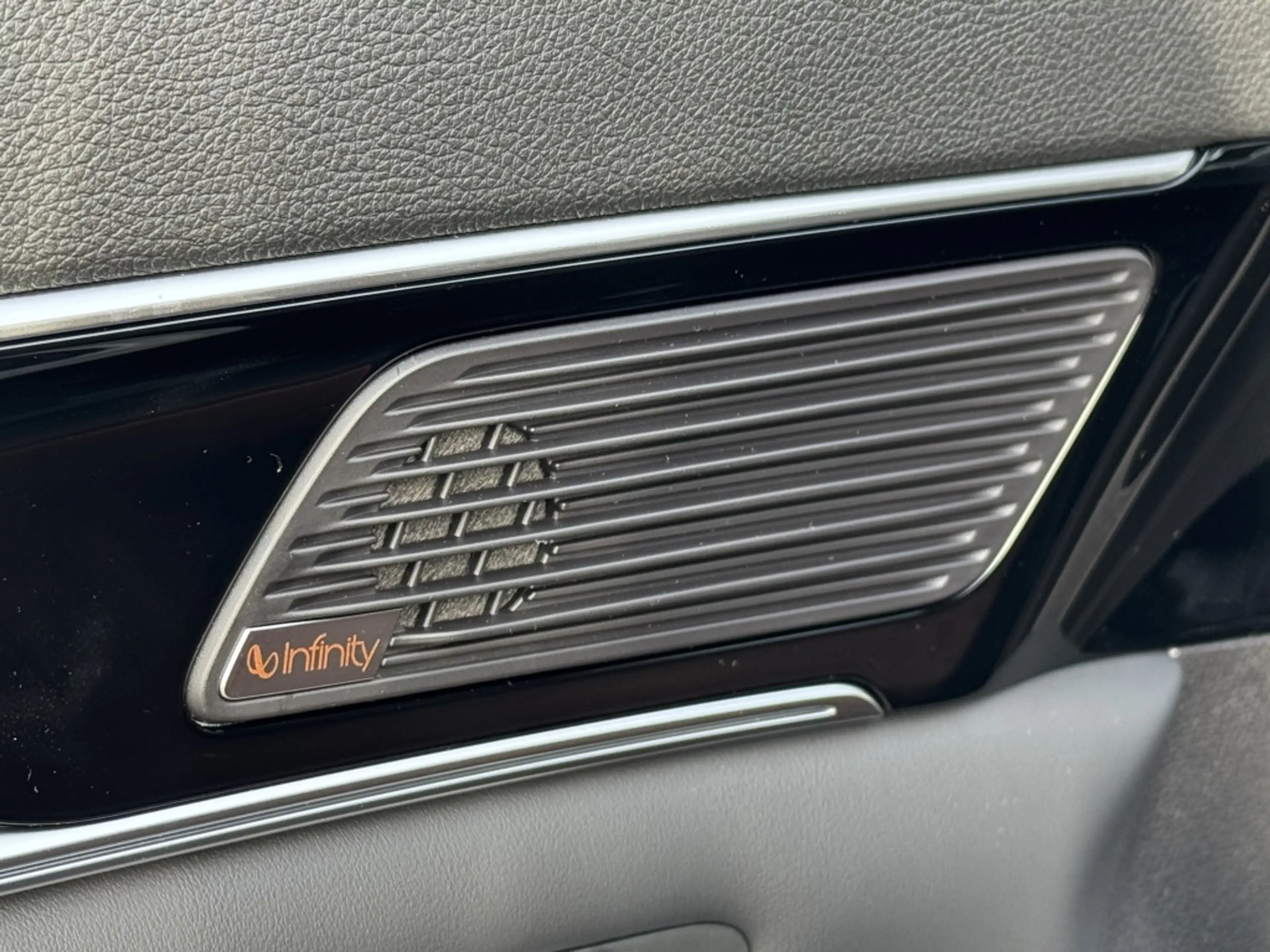 BYD Seal U 1.5 DM-i FWD Boost / demo — photo 13
