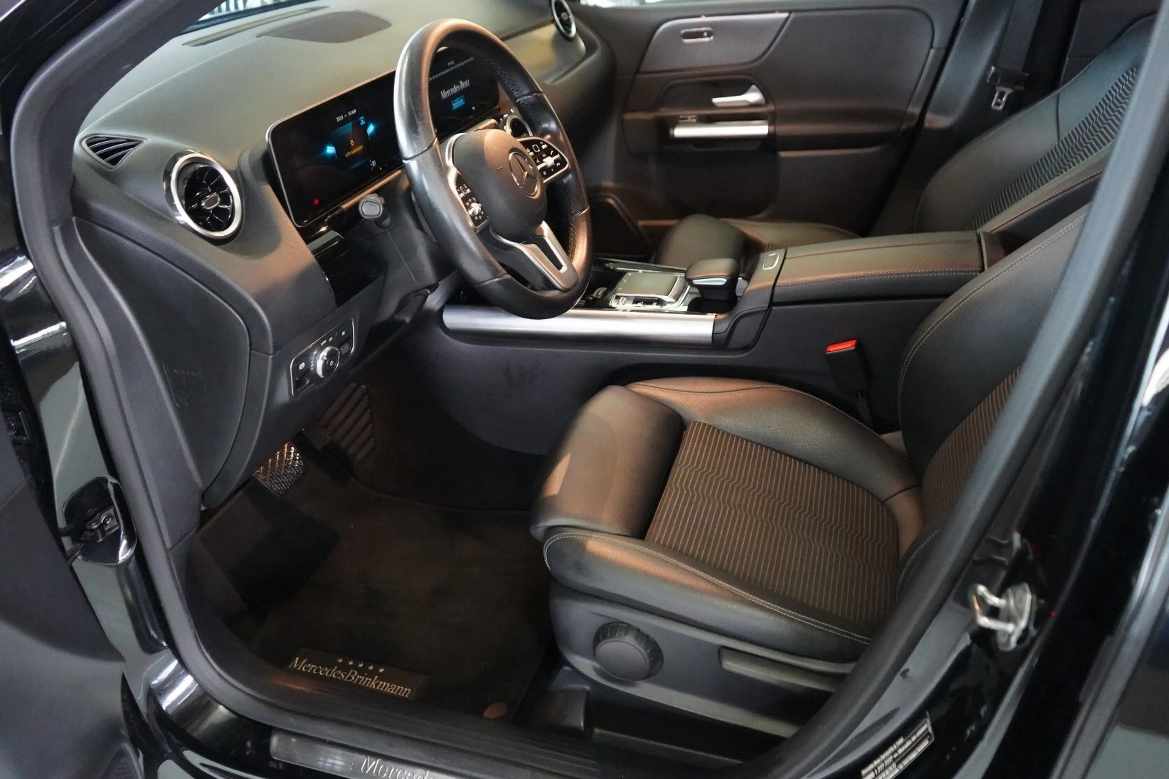 Mercedes-Benz B 180 d AUTOMATIK / XENON / NAVI / TEIL-LEDER — photo 10