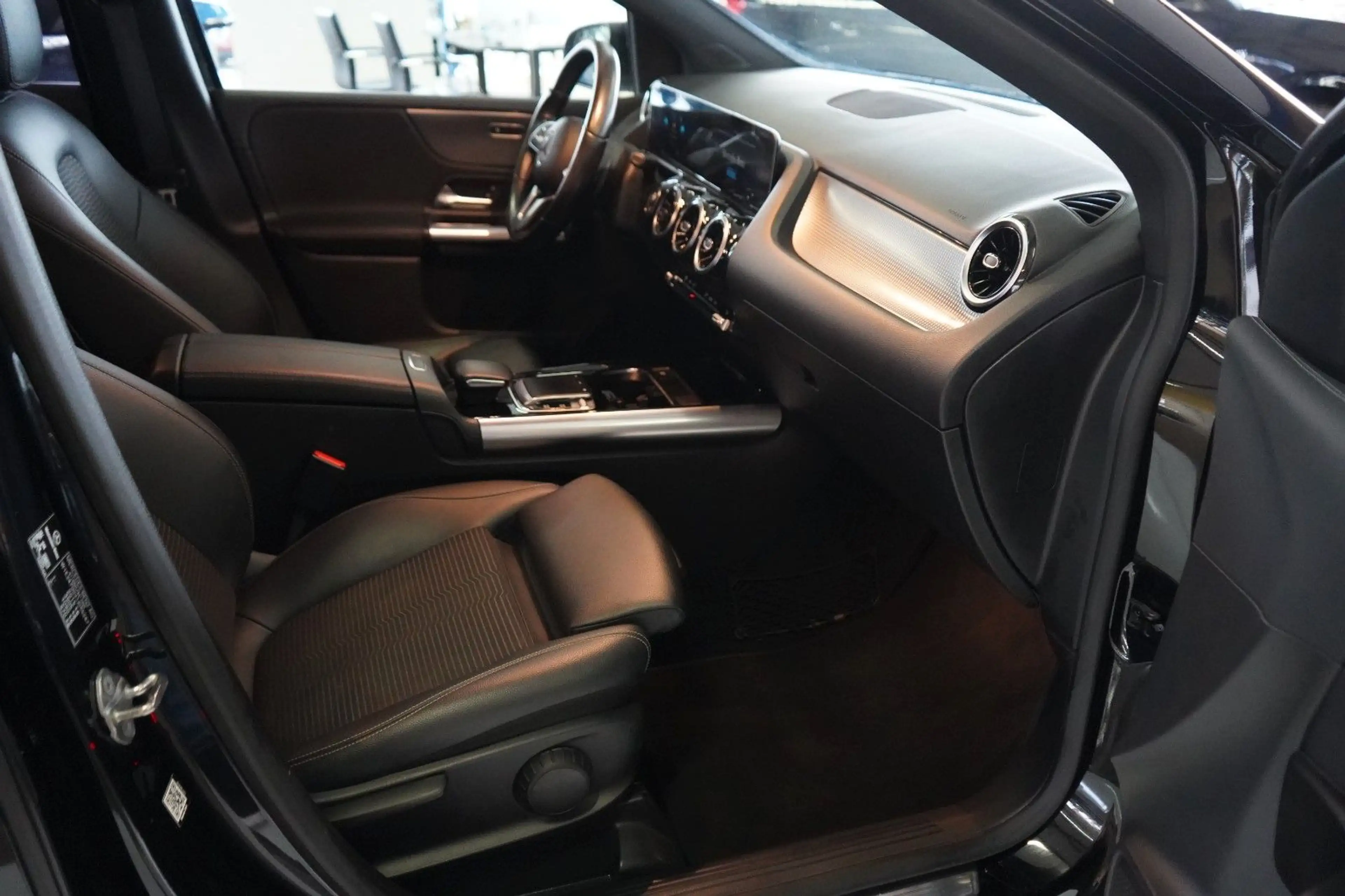 Mercedes-Benz B 180 d AUTOMATIK / XENON / NAVI / TEIL-LEDER — photo 8