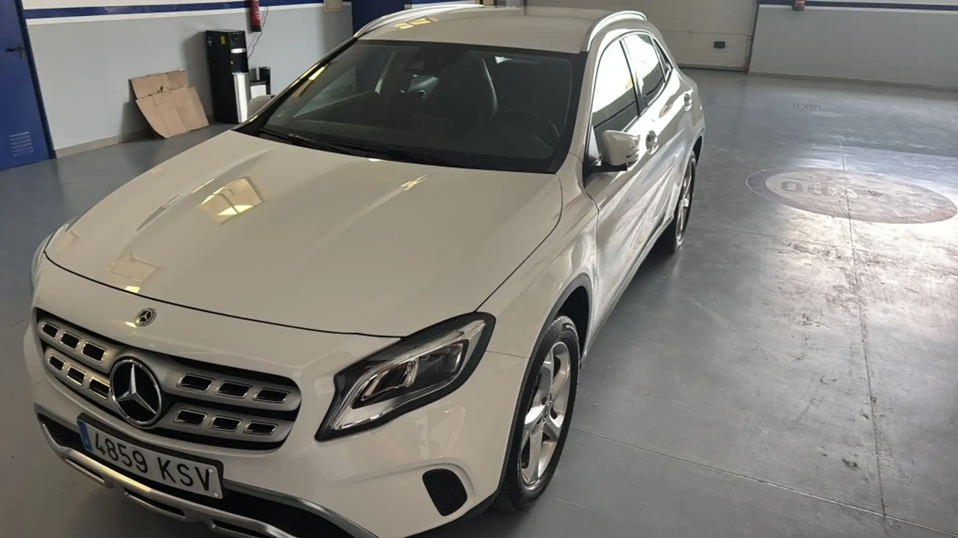 Mercedes-Benz GLA 200 200d 7G-DCT Wit - 1