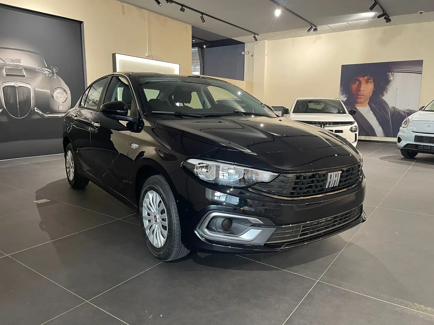 Fiat Tipo 1.6 130cv Ds SedanTipo Noir - 1