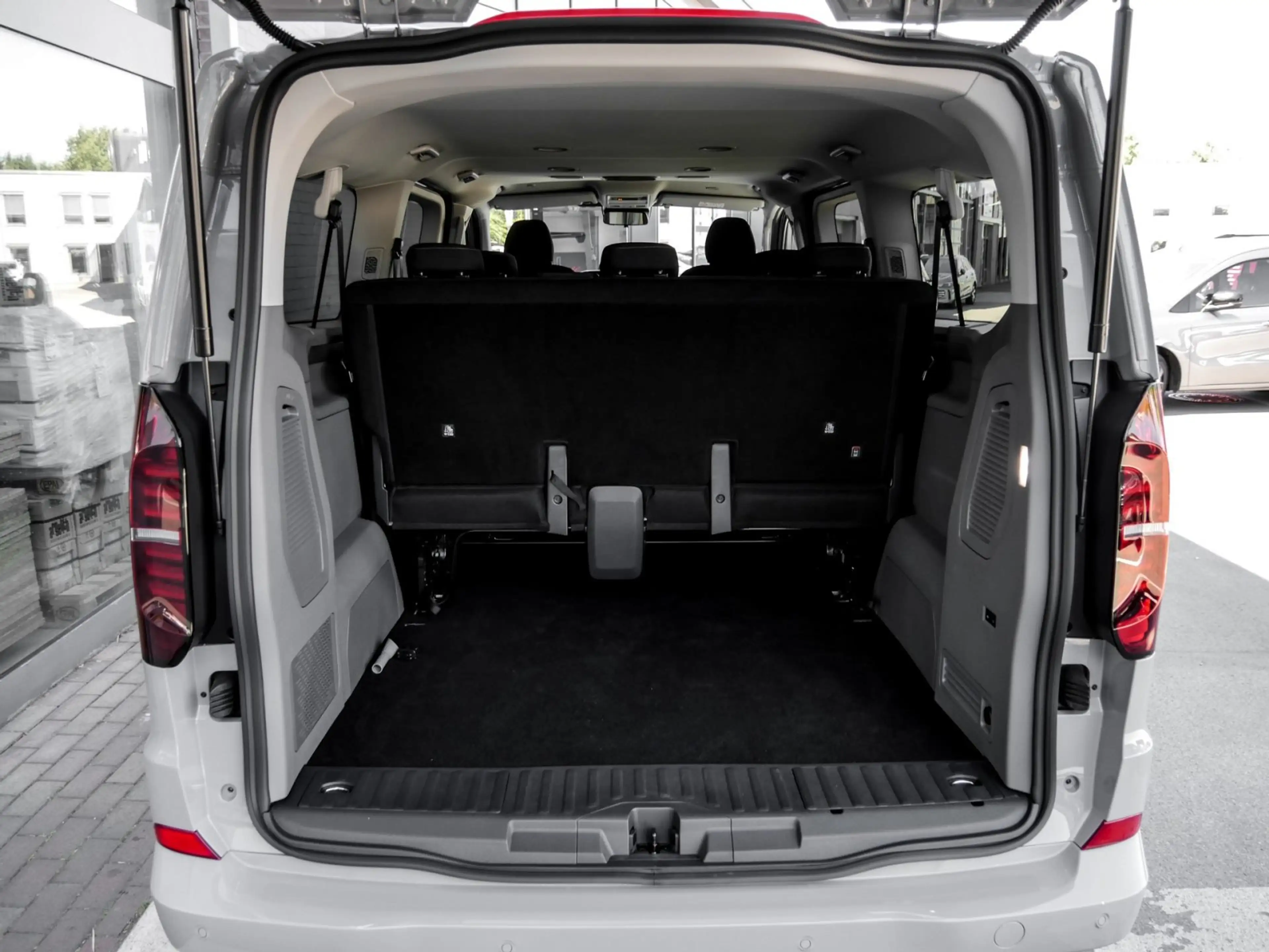 Volkswagen T7 Caravelle Life 2.0 TDI LR IQ.Light AHK ACC 8-Sitzer — photo 12