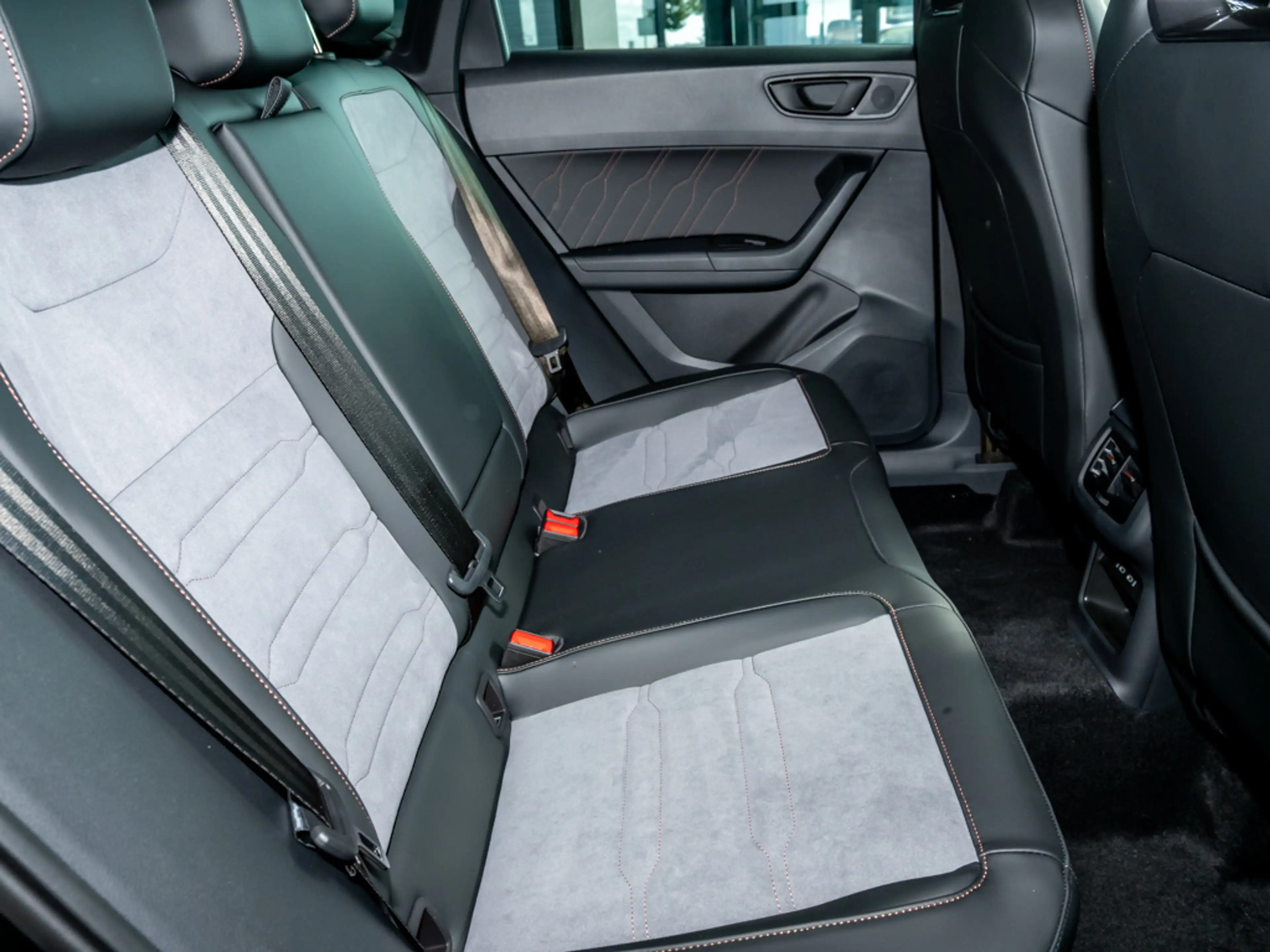 CUPRA Ateca VZ Tribe Edition 2.0TSI DSG 4Drive AHK/LED — photo 10