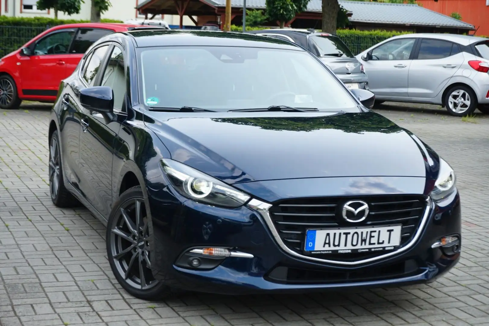 Mazda 3 2.0 SKYACTIV-G 120 Sports-Line Blau - 1