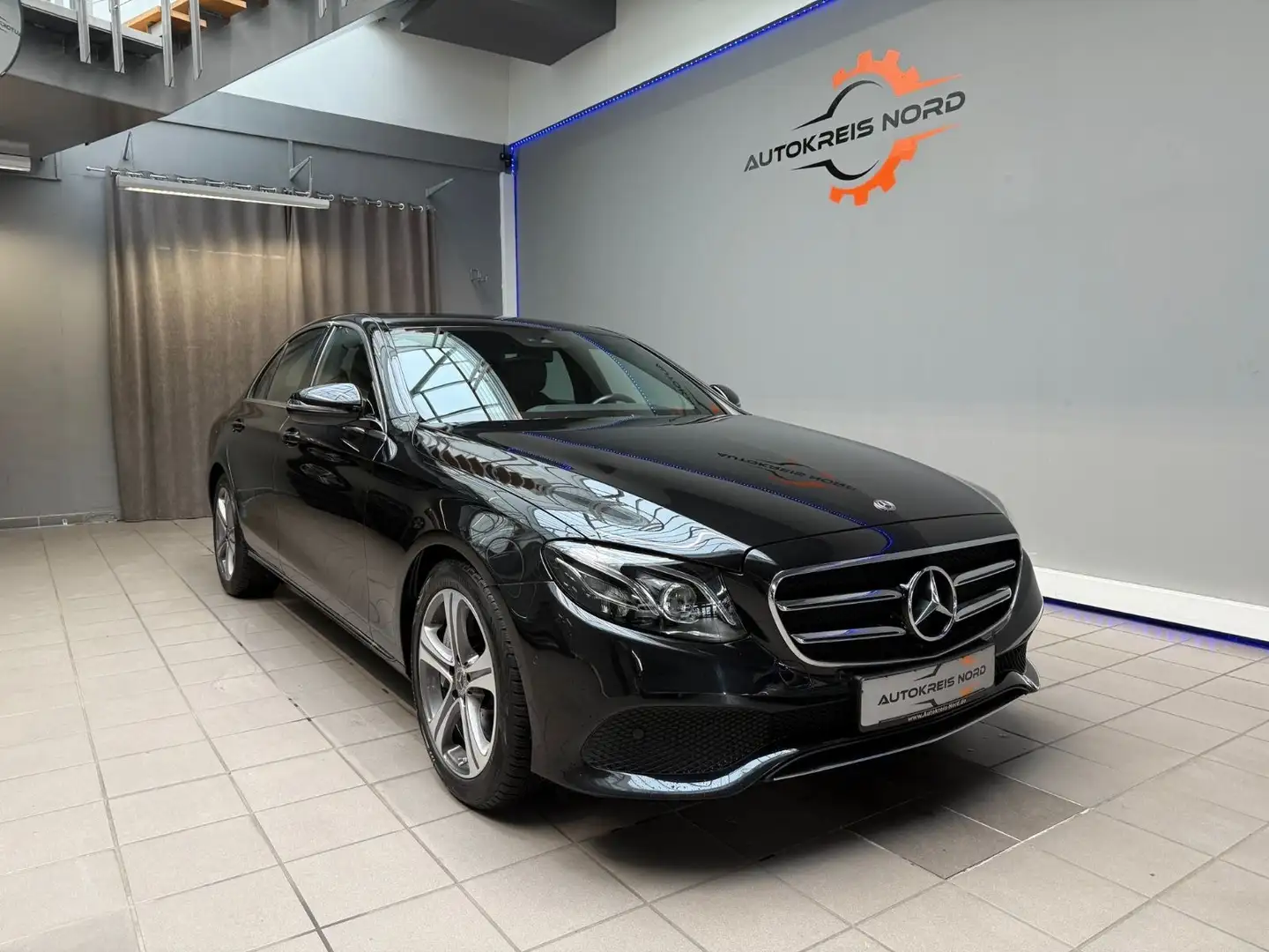 Mercedes-Benz E 350 d Limousine Avantgarde +HU NEU+MULTIBEAM+ Noir - 1