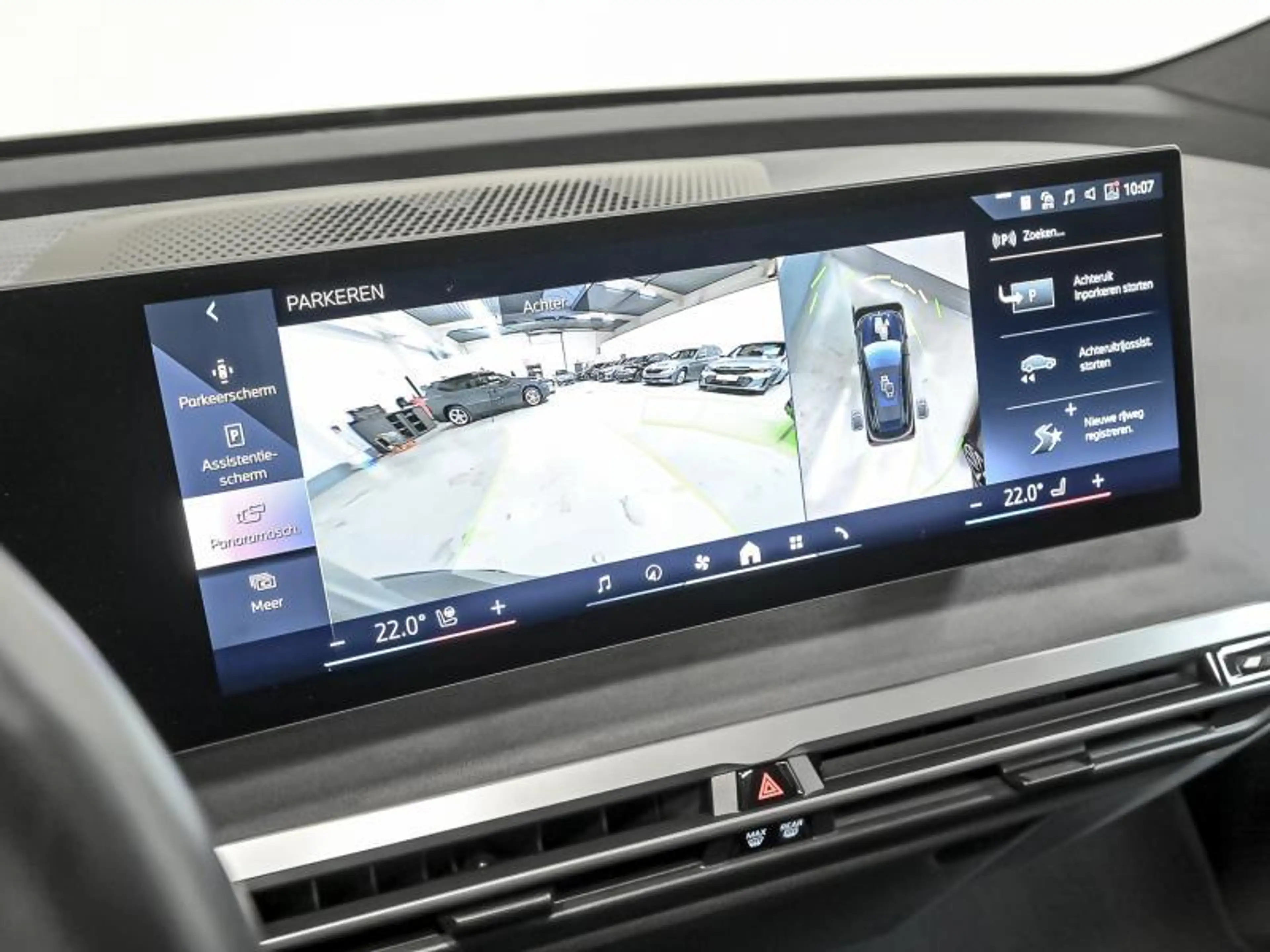 BMW iX xDrive45-M Pack-Sky Lounge-Trekhaak-Harman — photo 15