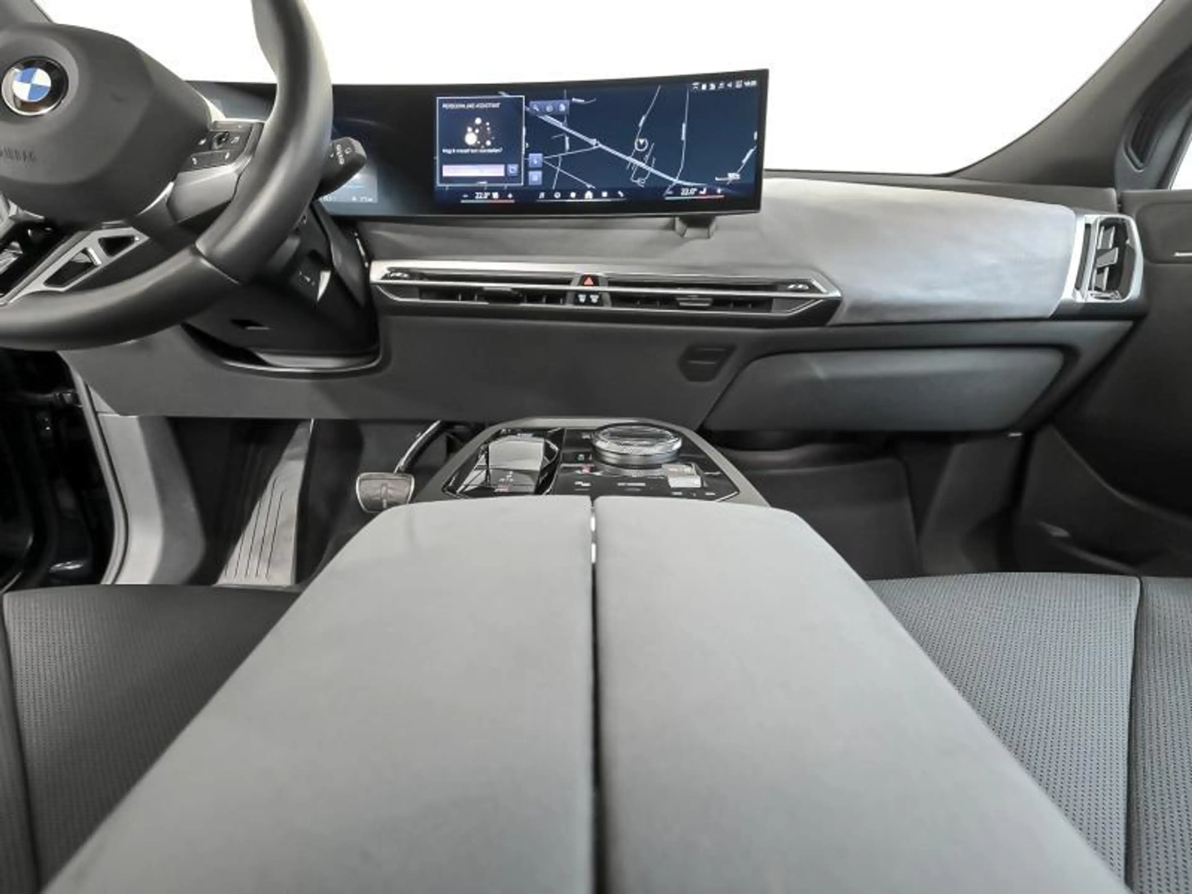 BMW iX xDrive45-M Pack-Sky Lounge-Trekhaak-Harman — photo 7