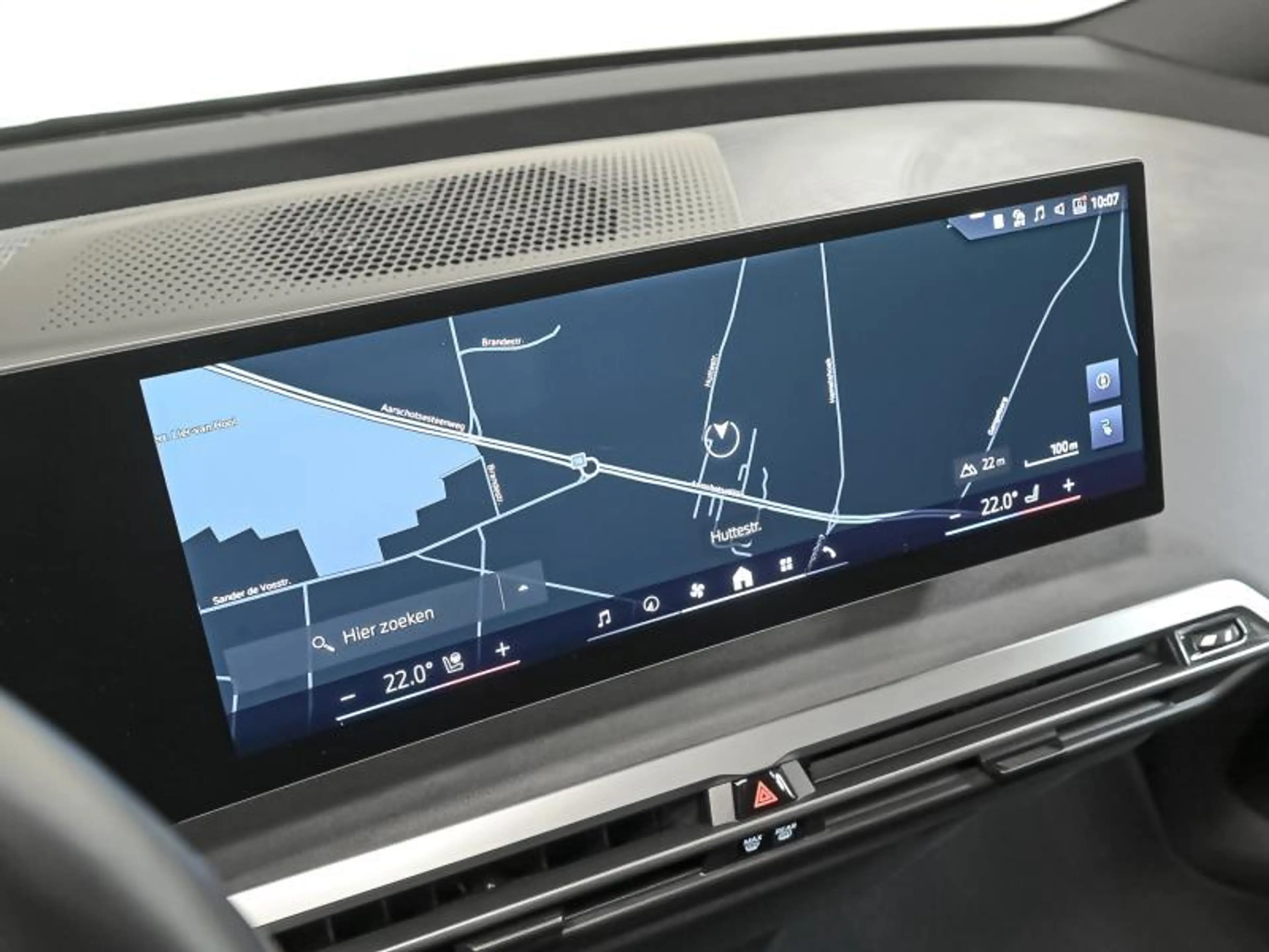 BMW iX xDrive45-M Pack-Sky Lounge-Trekhaak-Harman — photo 14