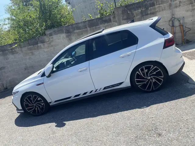 Volkswagen Golf view 6