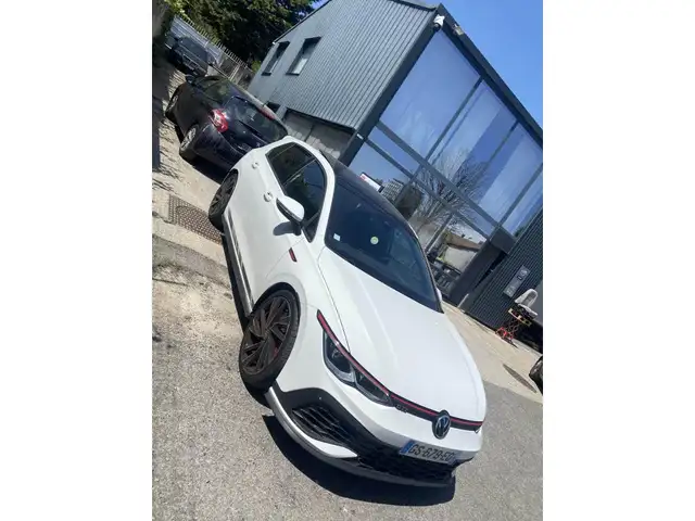 Volkswagen Golf view 3