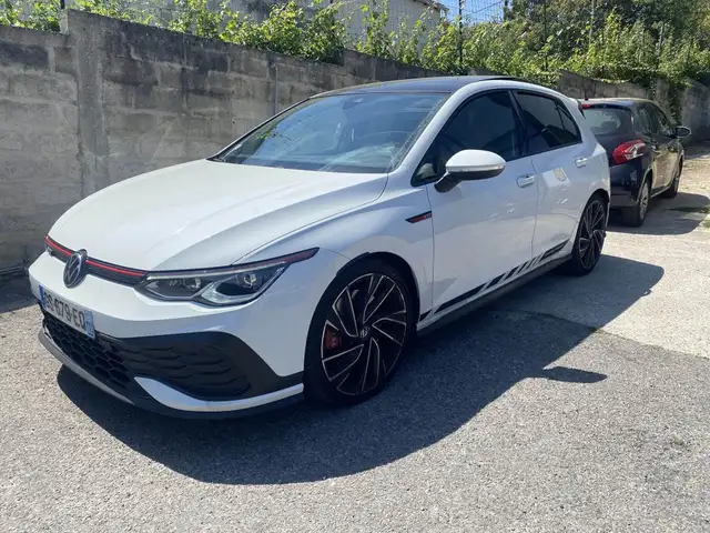 Volkswagen Golf view 2