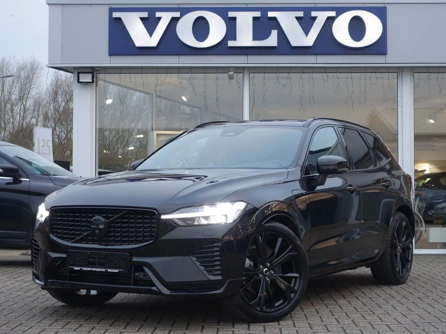 Volvo XC60 Black Edition Ultra T6 AWD PANO/B&W/HUD Schwarz - 1