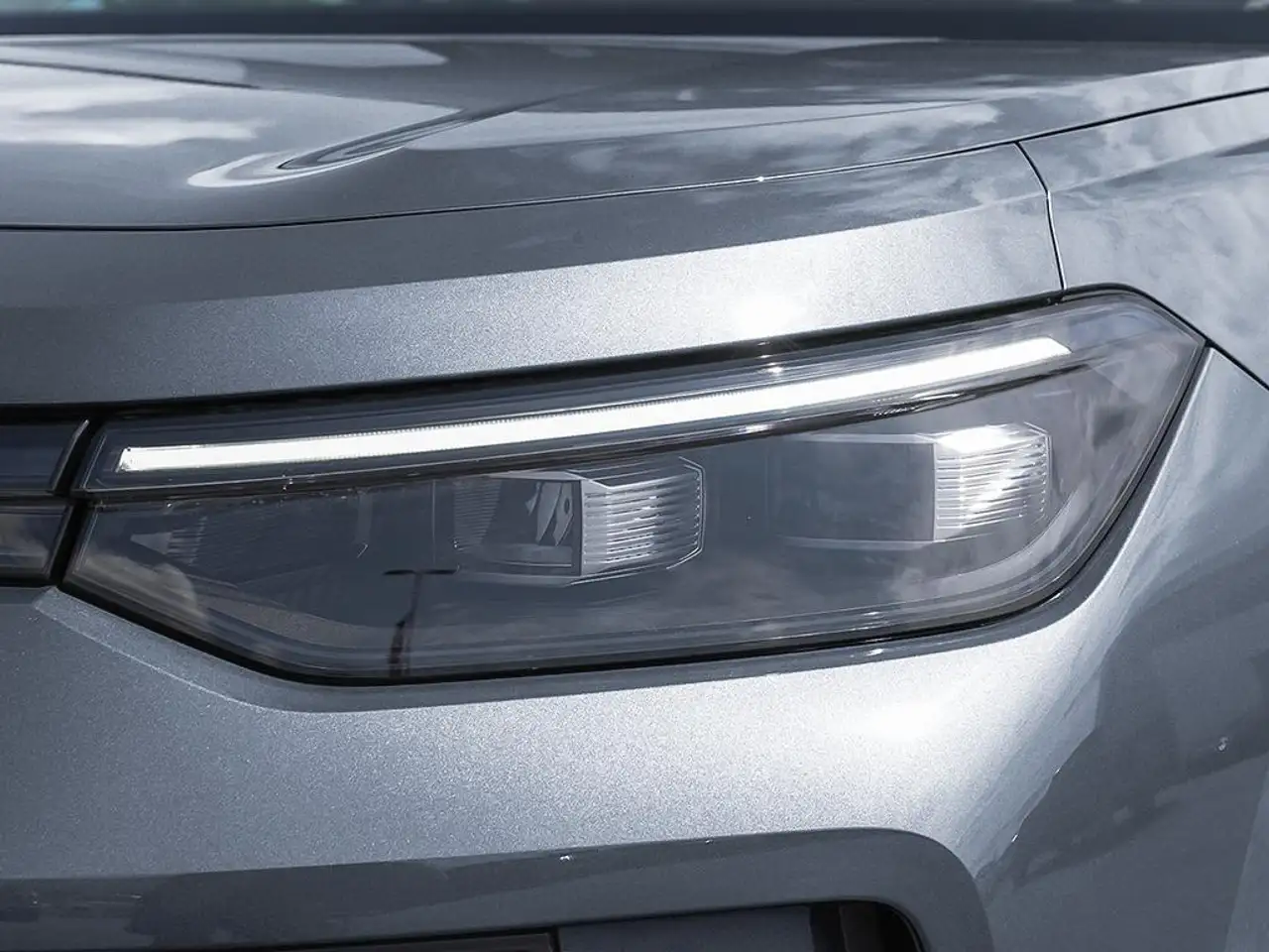 Volkswagen Tiguan снимка Volkswagen Tiguan