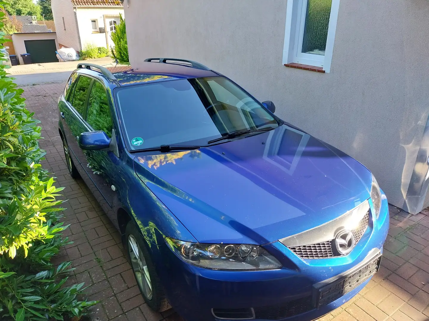 Mazda 6 6  Sport Kombi 1.8 Exclusive Blau - 1