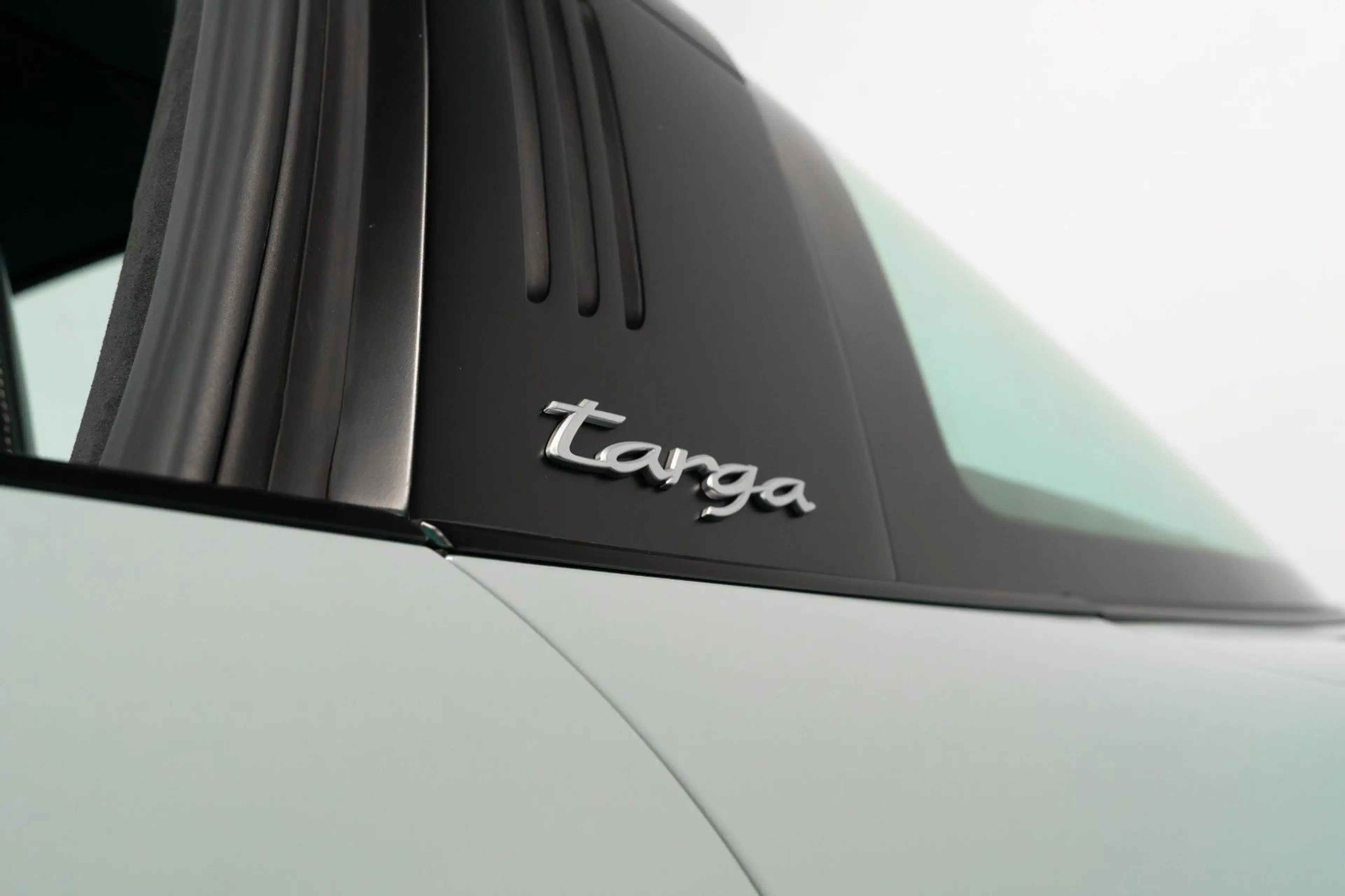 Porsche 992 Targa 4S SportAga I BOSE I 360° I Shadegreen — photo 15