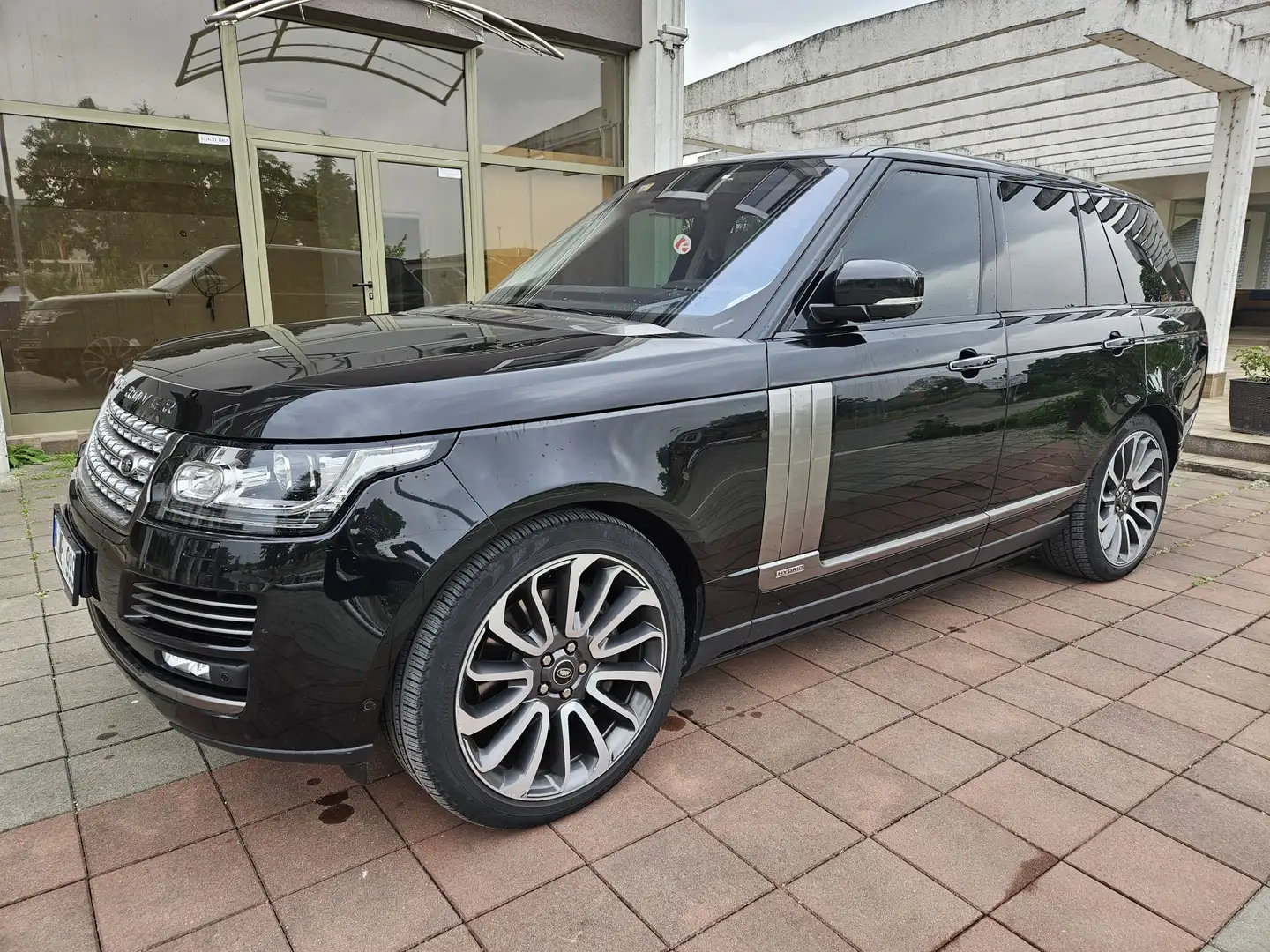 Land Rover Range Rover Range Rover SDV6 Hybrid SVAutobiography Schwarz - 1