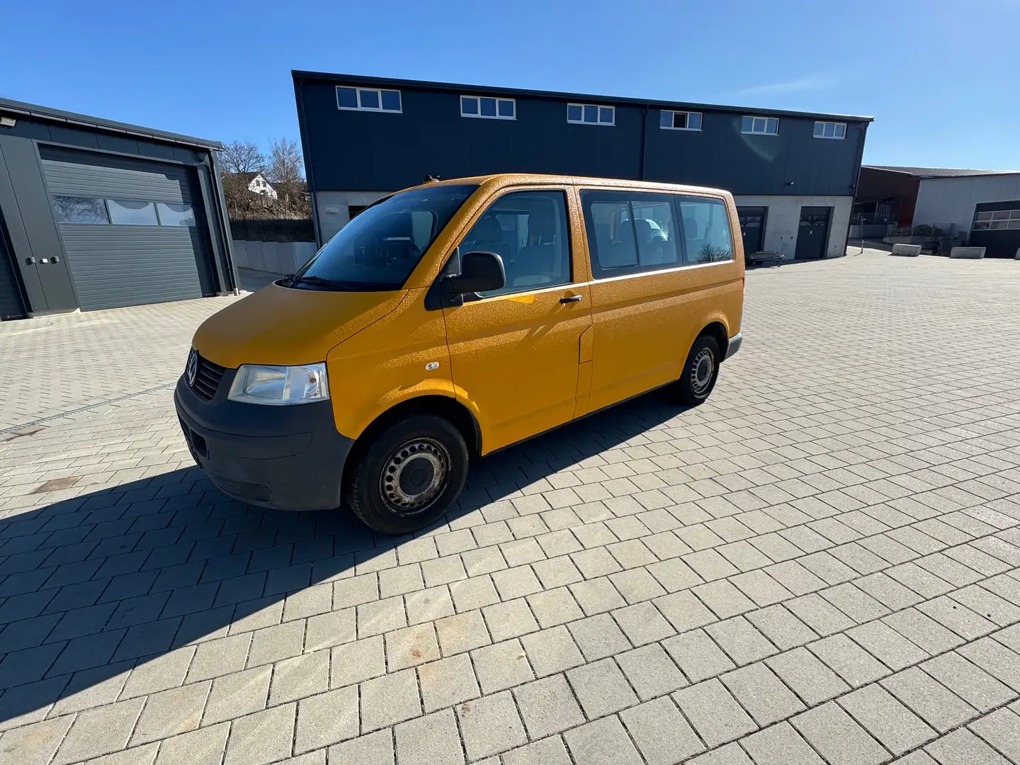 Volkswagen T5 Multivan 4MOTION DPF Concert Orange - 1