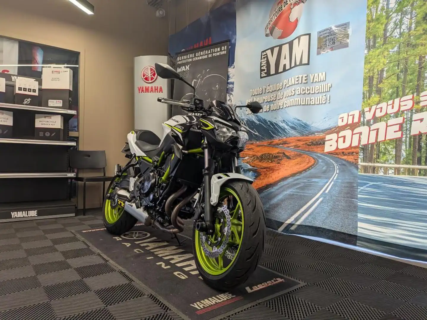 Kawasaki Z 650 Wit - 2