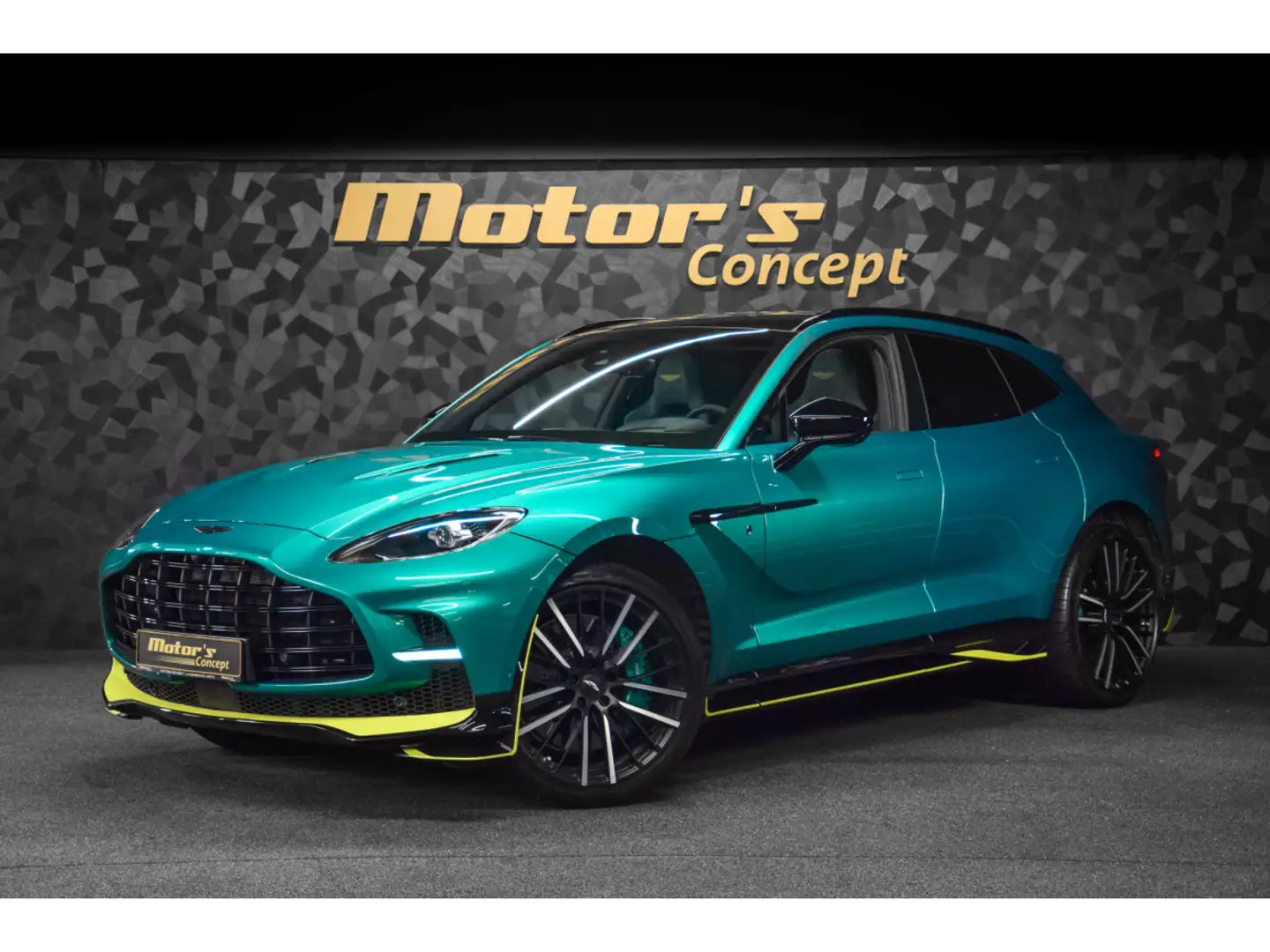 Aston Martin DBX 707 AMR23 4.0 V8 Bi-Turbo Grau - 1
