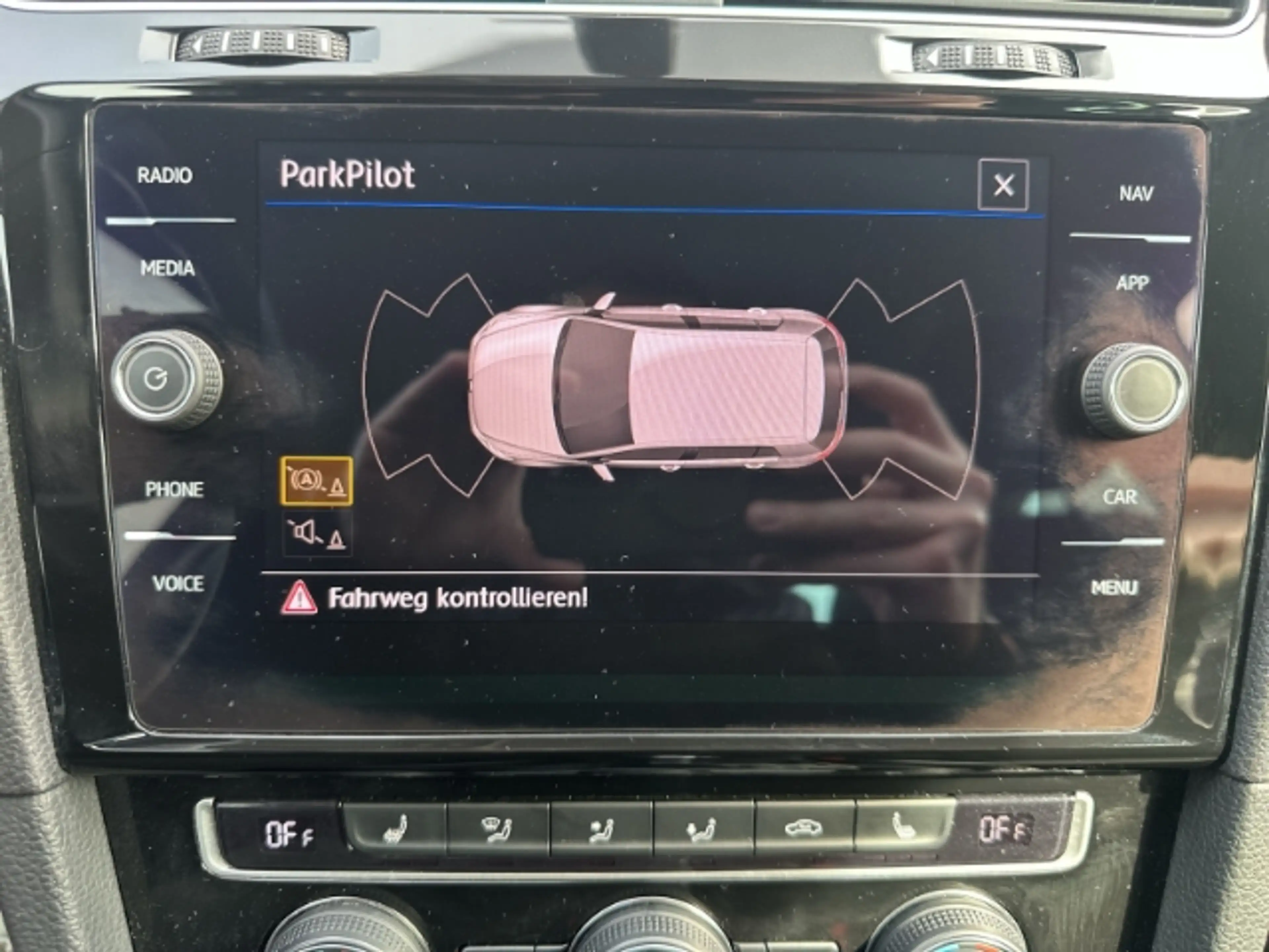 Volkswagen Golf 7 Join 1.6 TDI DSG - Navi - SHZ - Ganzjahresreifen — photo 21
