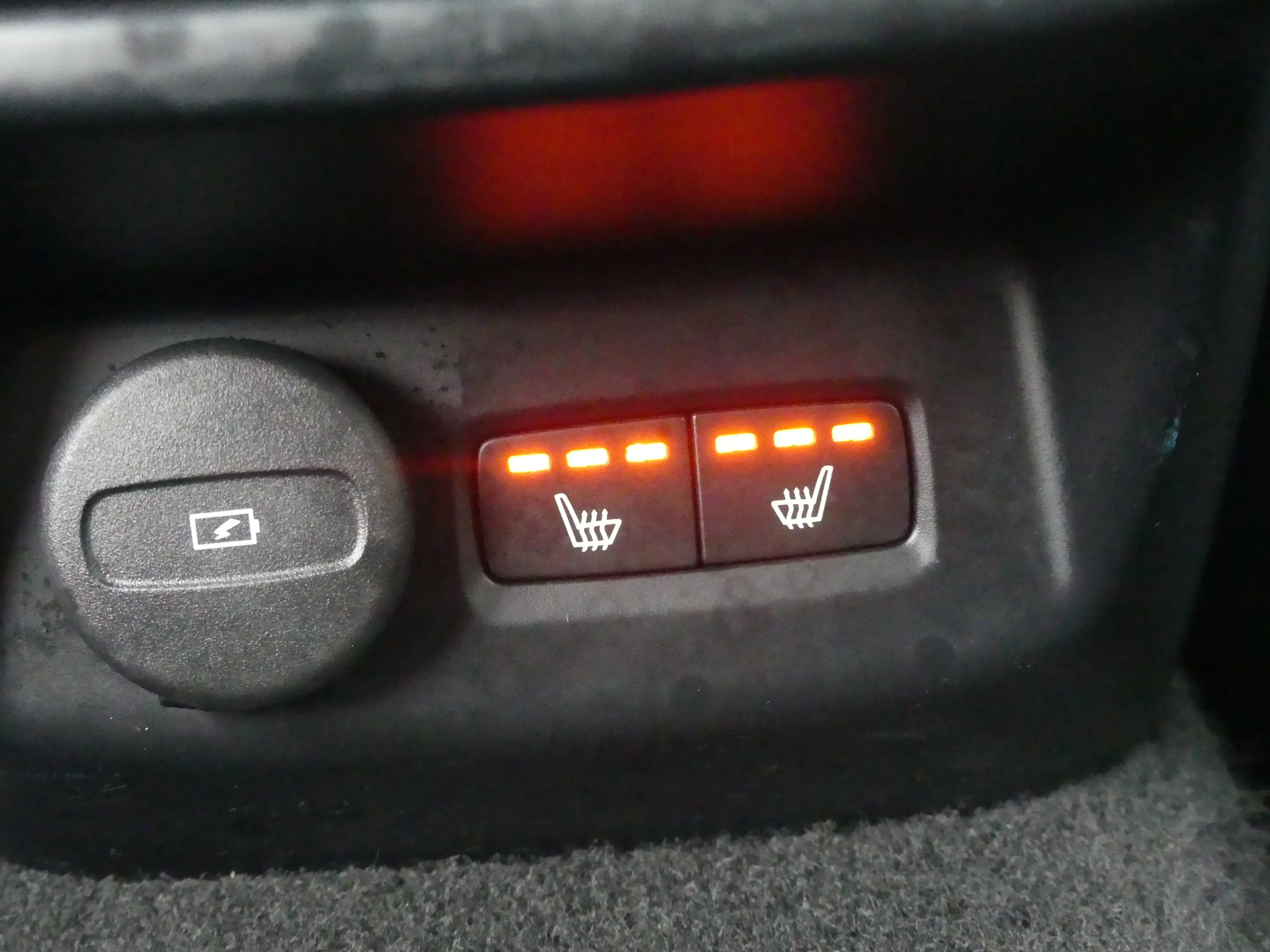 Polestar 2 Long Range Dual Motor Launch Edition 78kWh | SOH 9 — photo 37